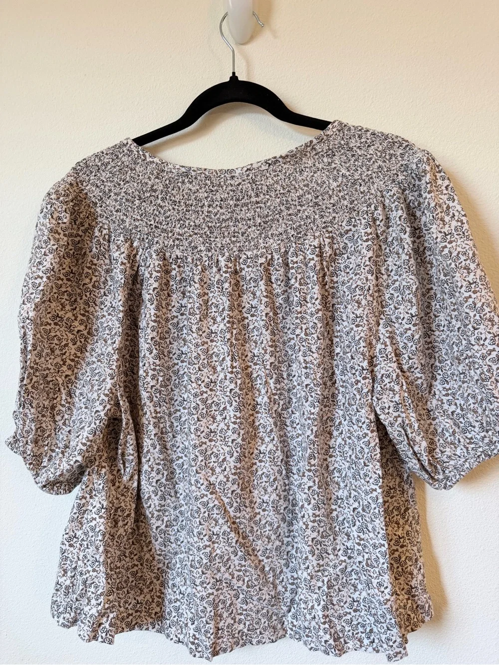 Old Navy Cream and Brown Floral Boho Peasant Blouse with Tassel